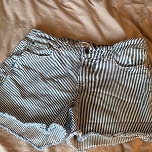 Kensie Navy and White Railroad Striped Denim Shorts size 8/29